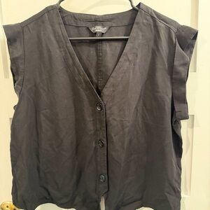 Velvet Heart Black Sleeveless Button-Down Shirt